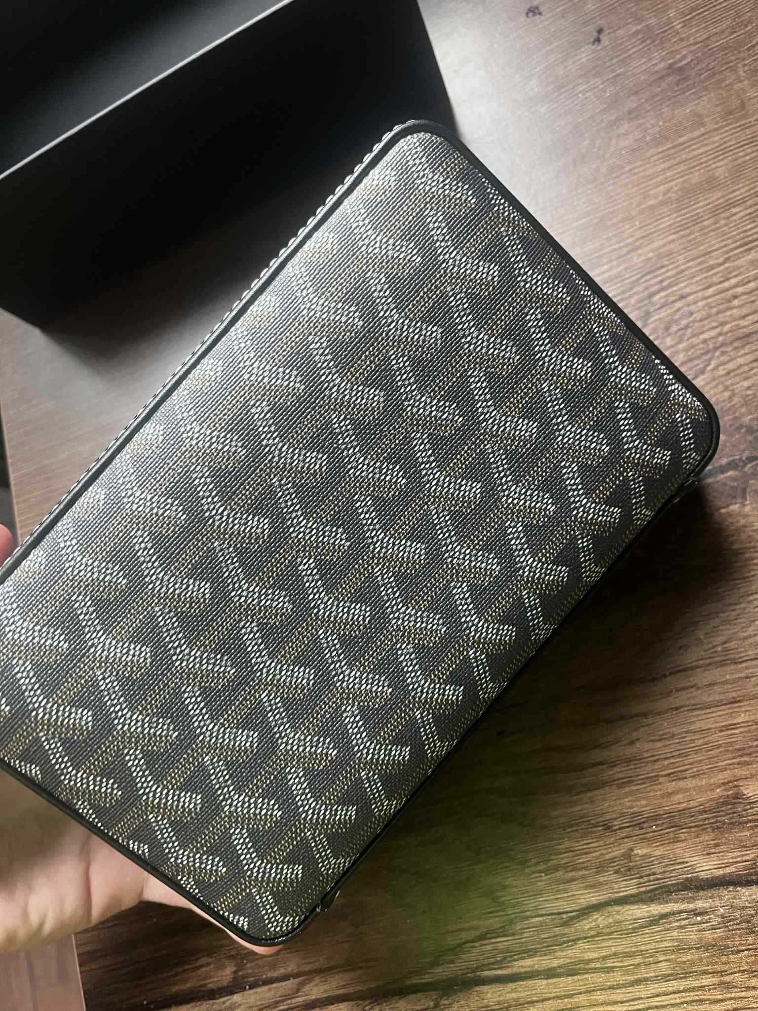 Кожен хумидор за пури с шарка на goyard