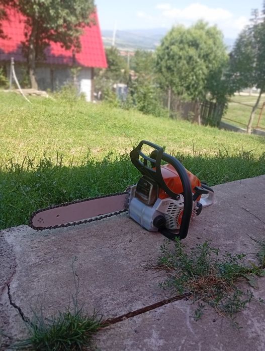 Vând Stihl 162c in stare perfecta de funcționare demarorul rupt