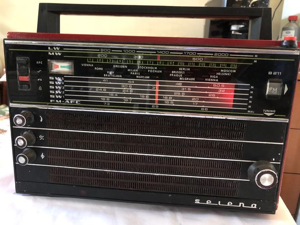 Radio vintage Selena modernizat