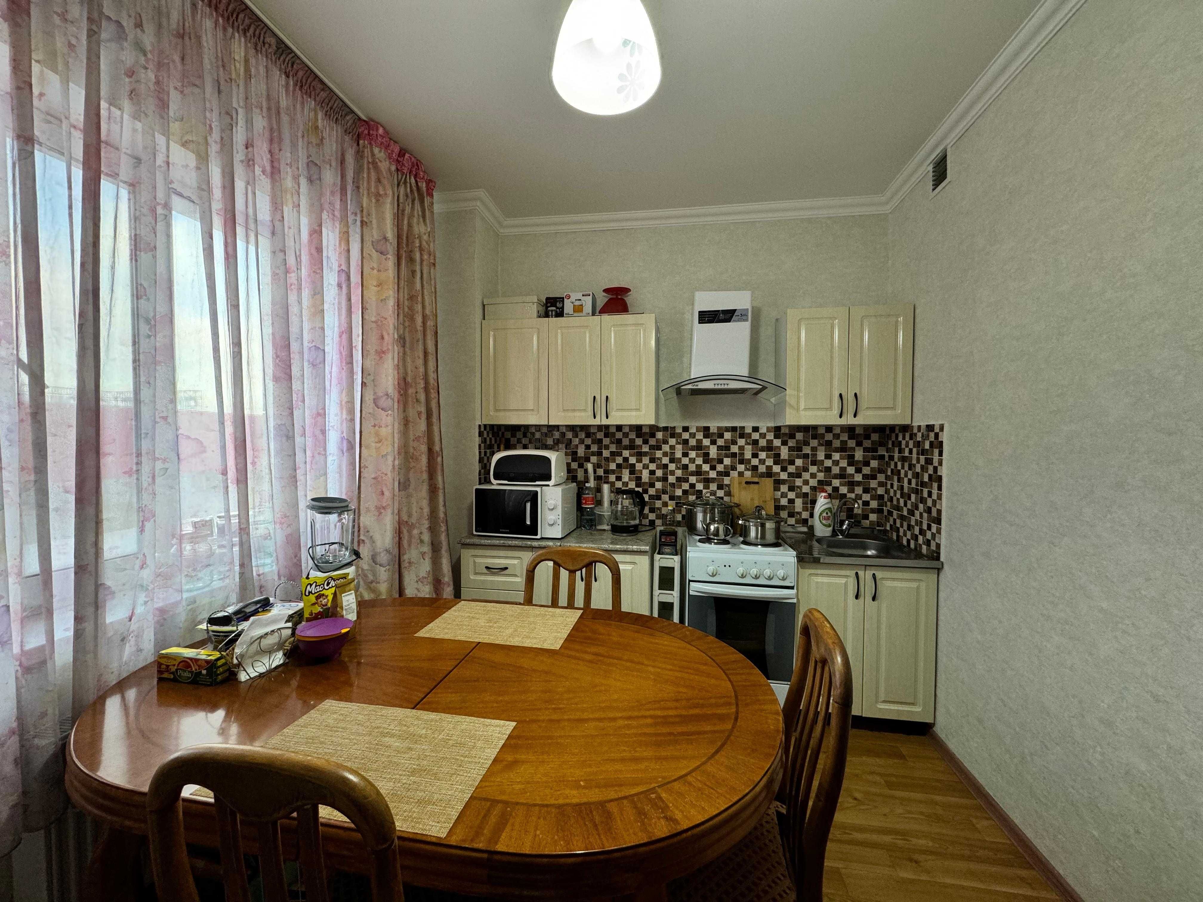 Продаём улучшенную 2 комн кв. в доме 2014 г.п. - Республики 1/4