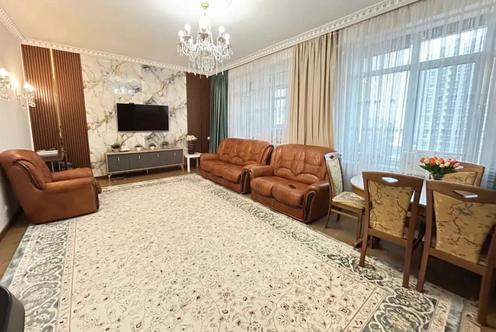 3-х комнатная квартира возле EXPO