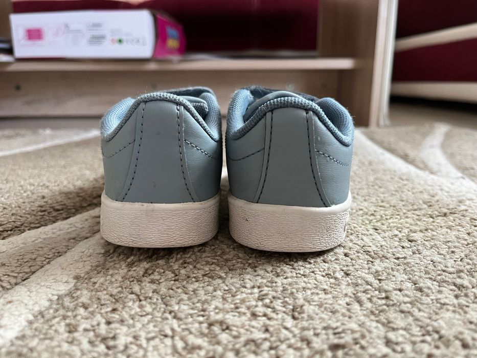 Маратонки Adidas за момиче