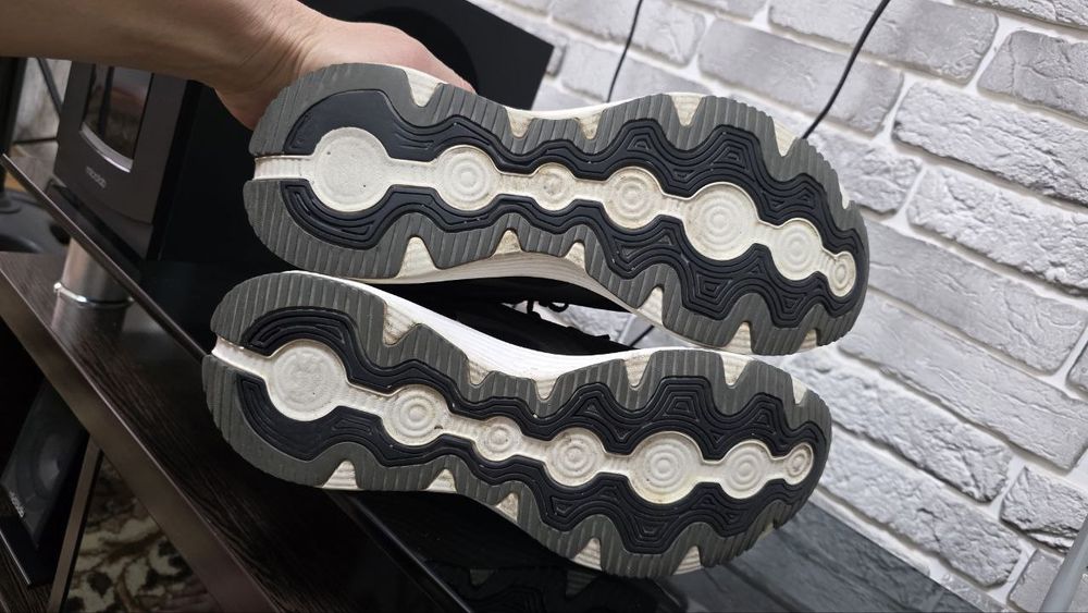 Оригинальные кроссы Li-ning