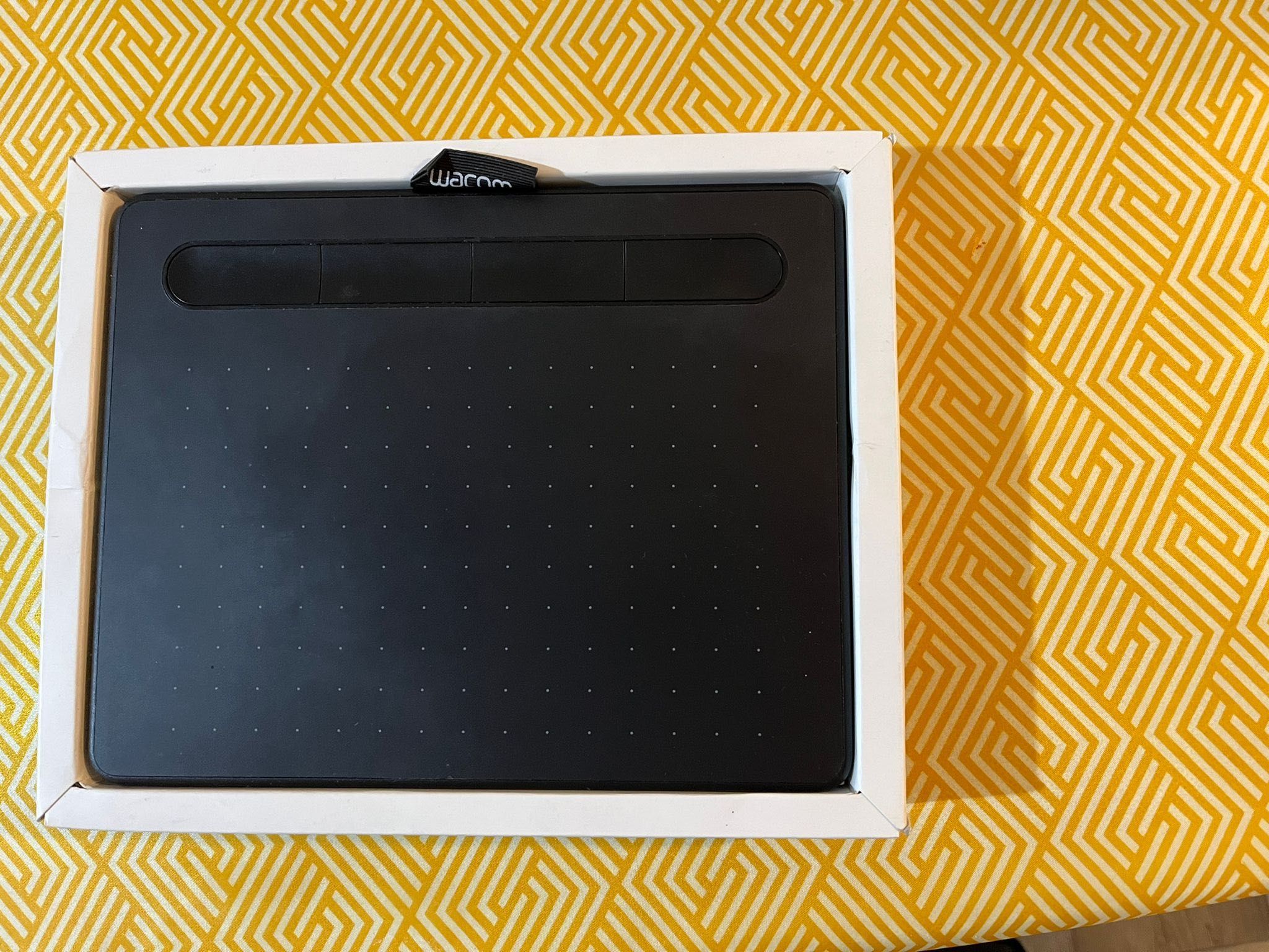 Tableta grafica Wacom Intuos Pro S black + nibs-uri de schimb