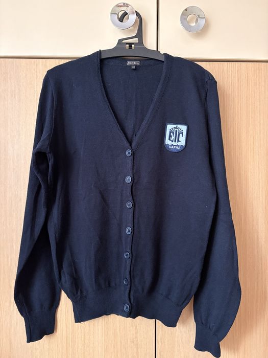 Жилетка Първа езикова гимназия