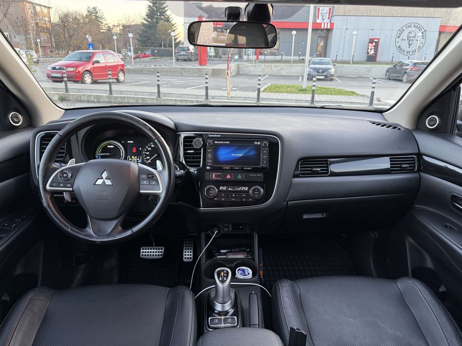 Mitsubishi Outlander 2 • PHEV • Plug-in-hybrid • An2015