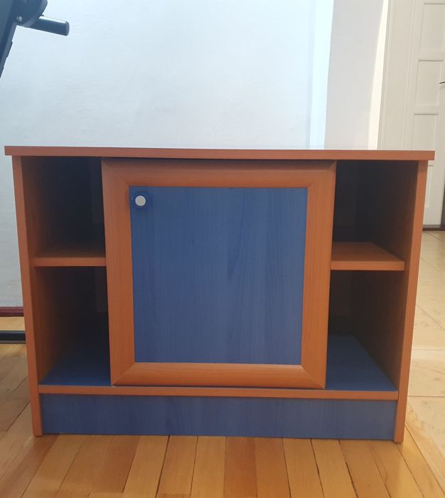 Vând dulap lungime 80 cm , lățime 52 cm , înălțime 63 cm