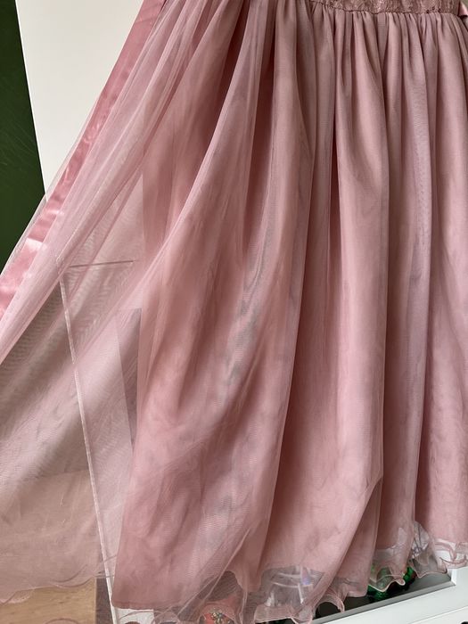 Празнична рокля 152 см