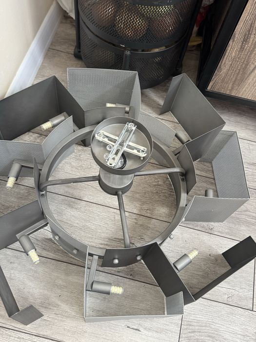 Продам люстру в рабочем состояний