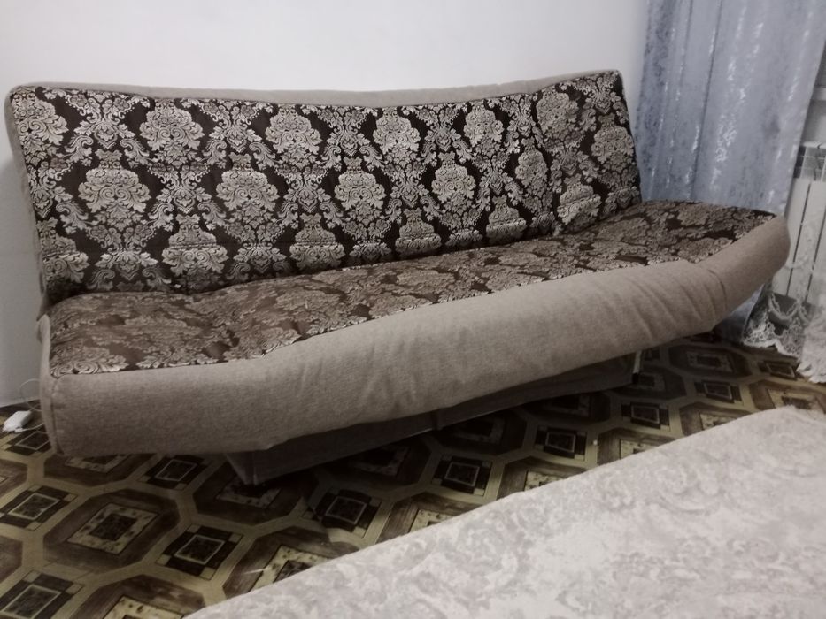 Продается б/у диван в хорошем состоянии
