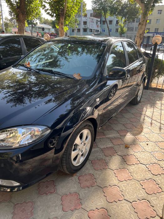 Sotiladi gentra probegi 16000 km kraskasi pitnosi bor 1 ta