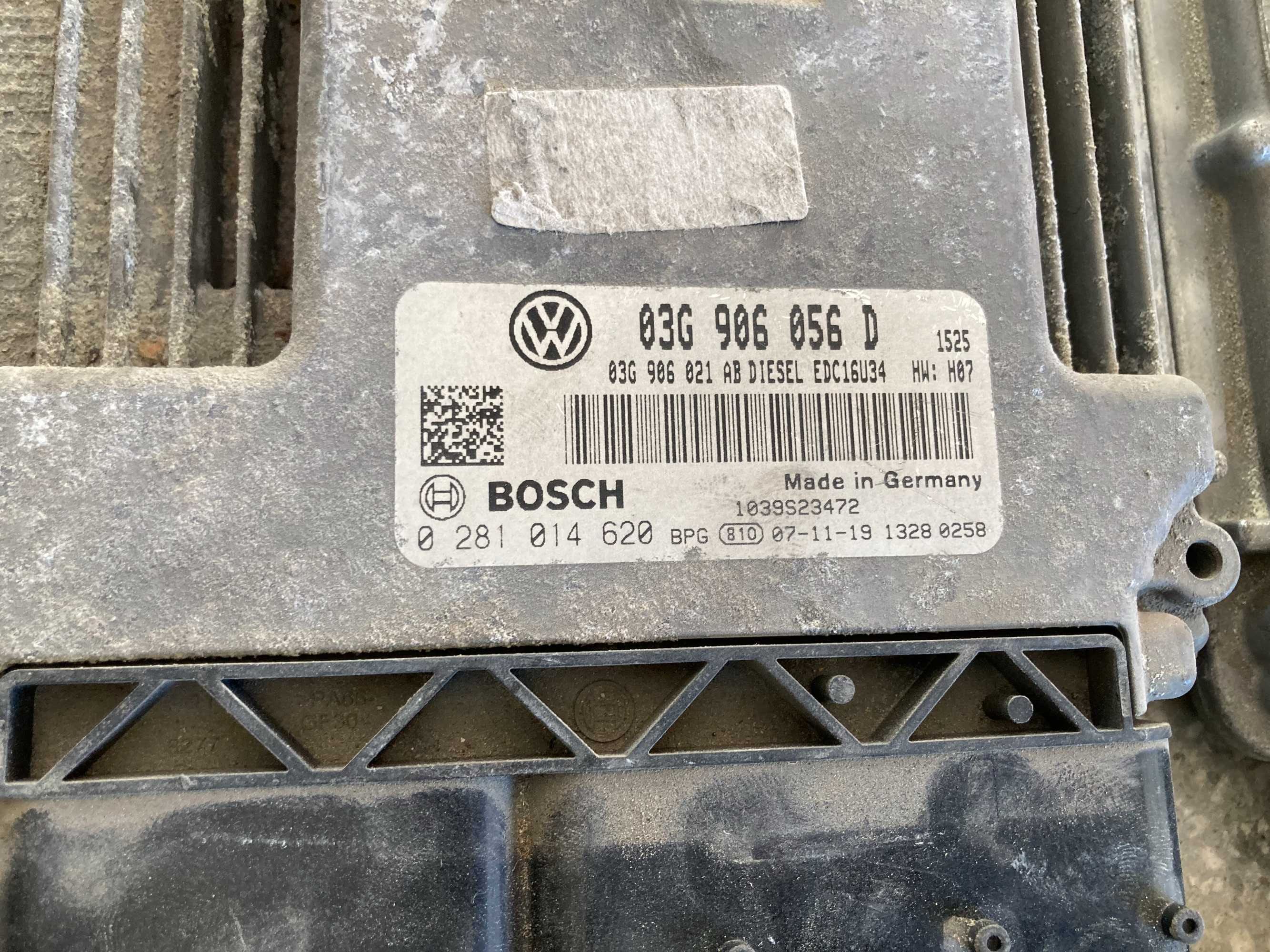 Компютър еку ecu електронен блок двигател Голф 5 1.9тди 90кс BXJ