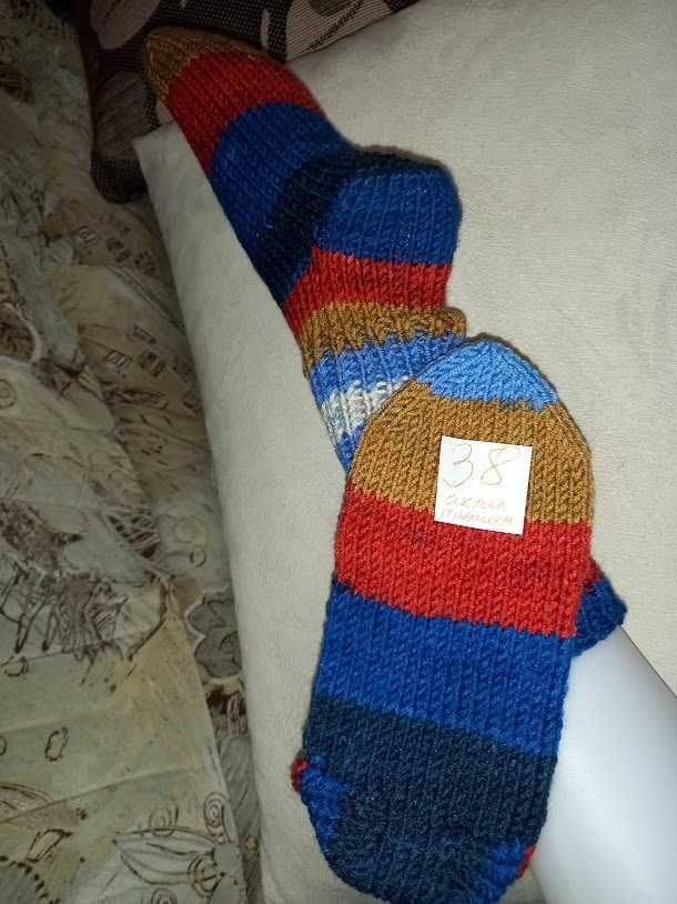 ръчно плетени дамски чорапи с картинка