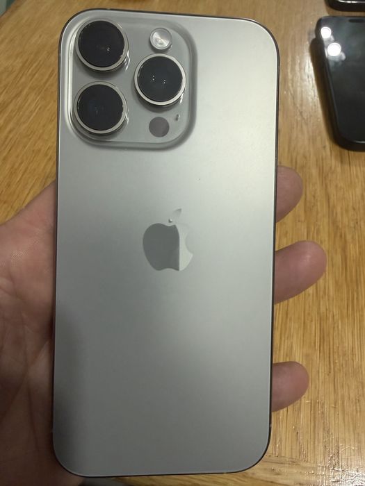 Iphone 16 pro impecabil pentru piese