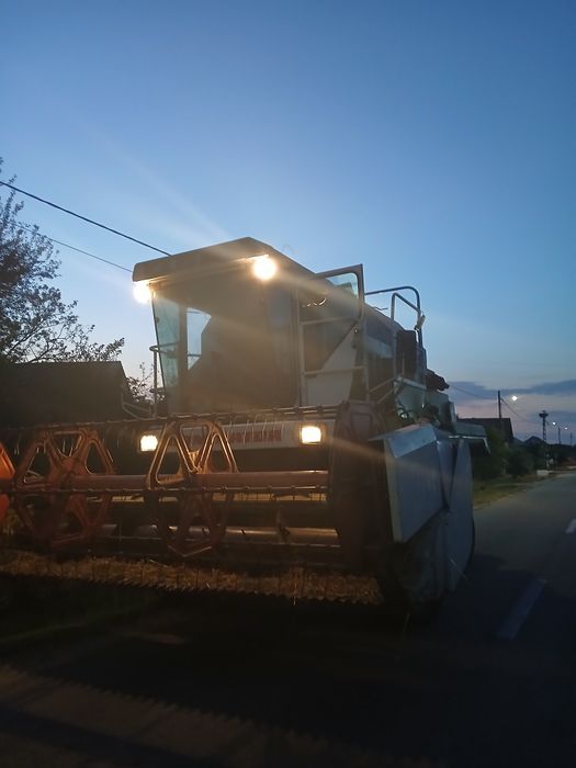 Vând semănătoare porumb monosem