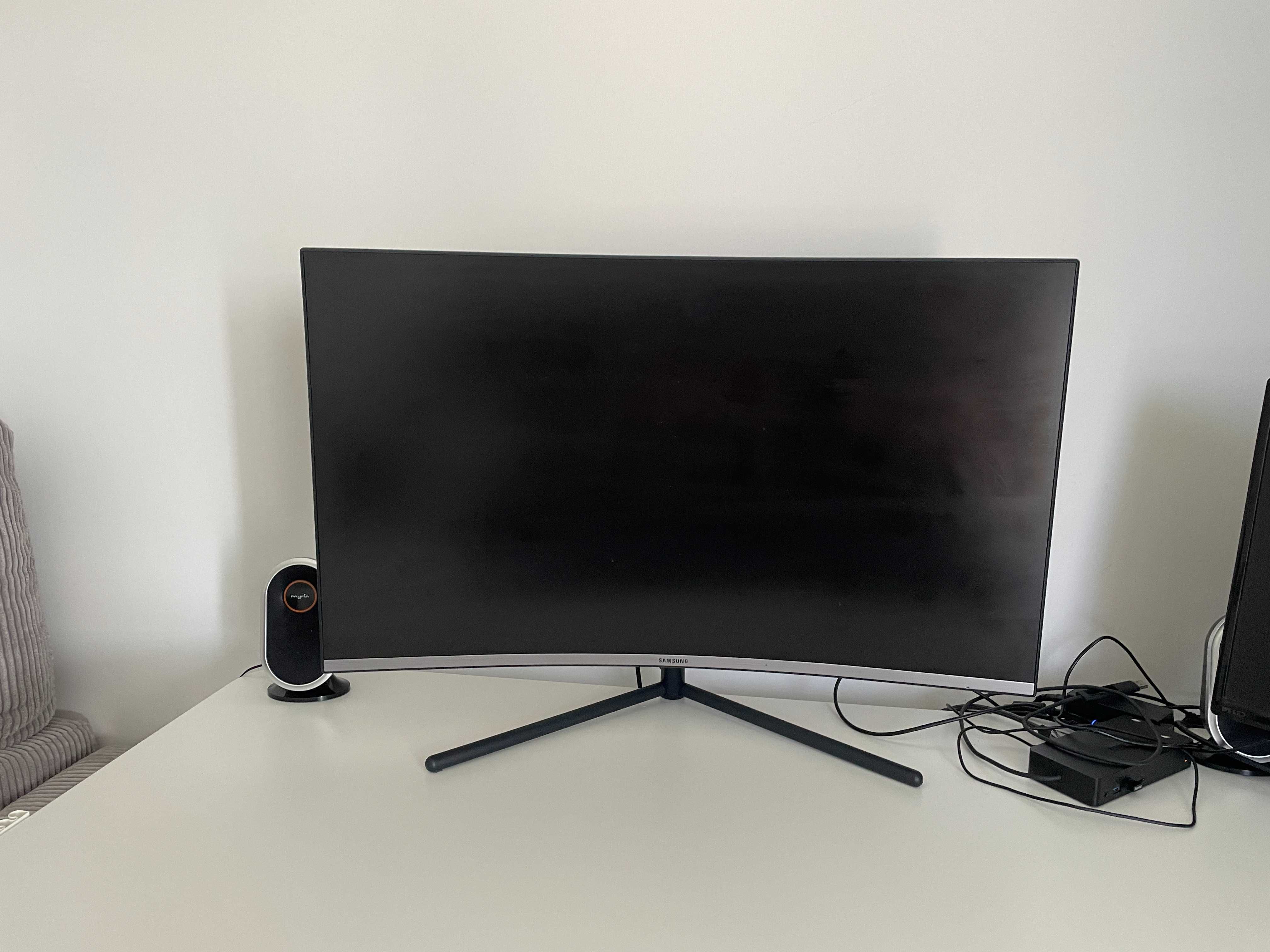 Monitor curbat LED VA Samsung 31.5", 4K UHD, Display Port