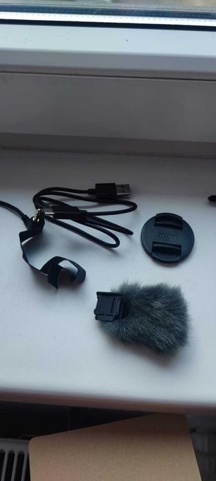 Mirrorless SONY Alpha ZV-E10, 24.2MP, 4K, + Obiectiv 16-50mm