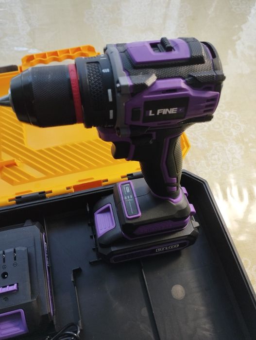 Продается безщеточный шуруповерт