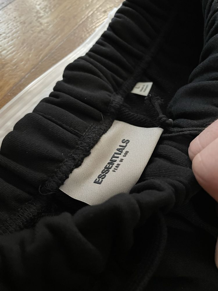 Essentials - Fear of God - къси панталони
