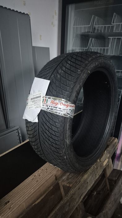 Cauciuc Iarna NOU 1 buc  Michelin Alpin 5 255/40/R 20