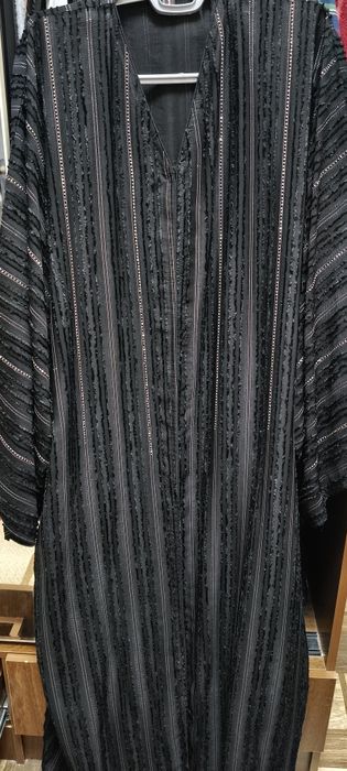 Srochna abaya sotiladi