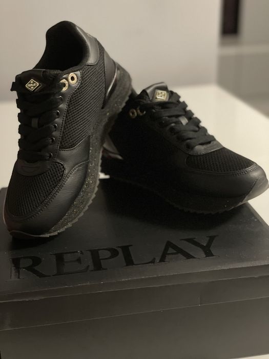 Adidasi Replay negri cu auriu.Marimea 38.