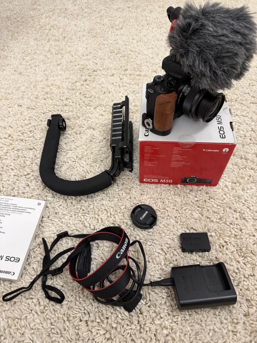 Pachet complet foto video Canon M50 , obiectiv, cage , microfon NOU