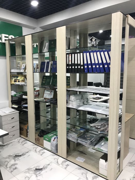 Продаётся офисной шкаф и столы !!!