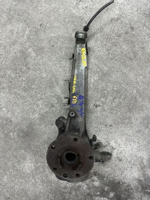 Fuzeta stanga cu rulment AUDI Q7 facelift  an 2010-2014 cod 7P6407245A