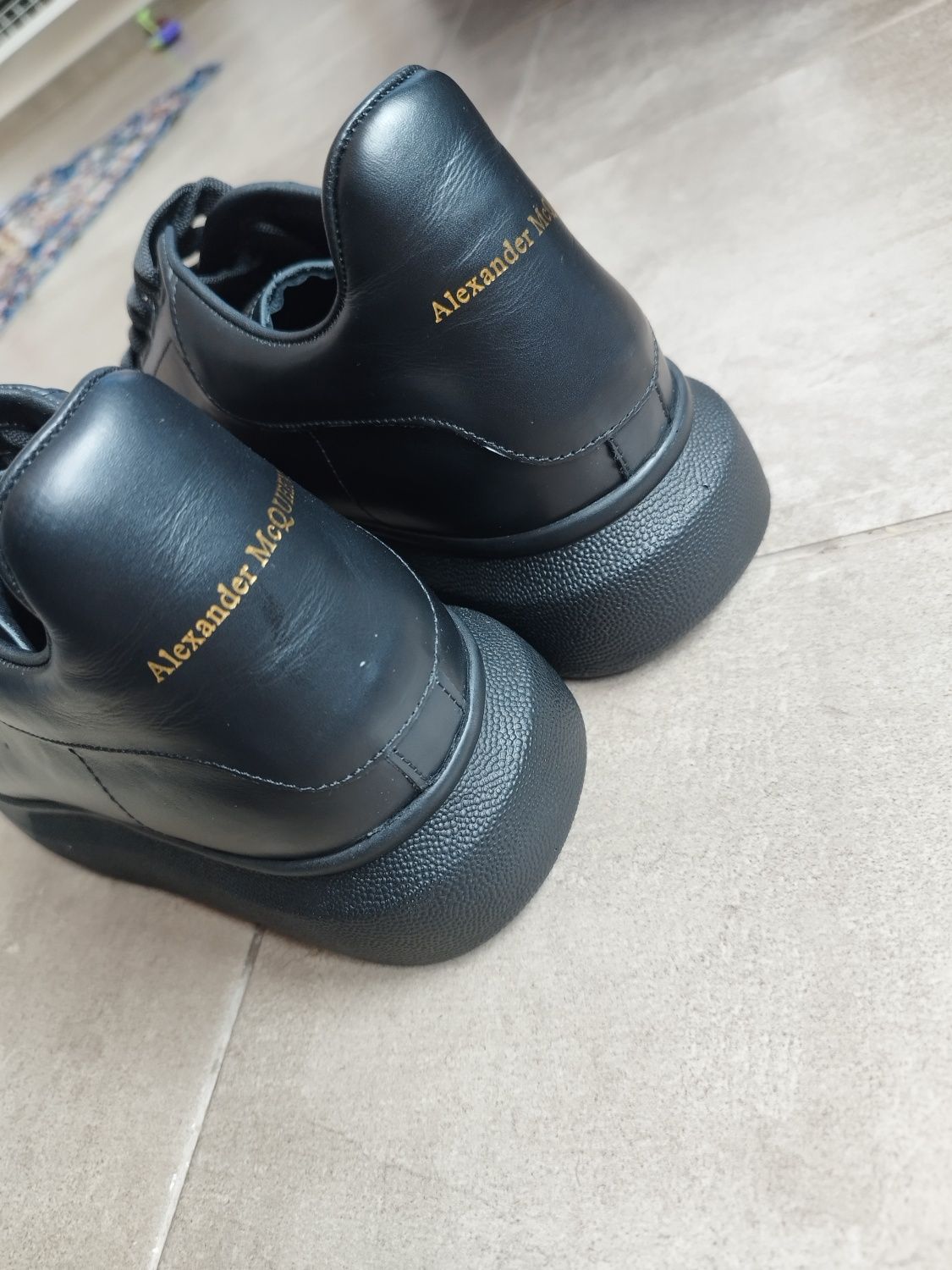 Нови Alexander McQueen ест. кожа обувки 42 номер