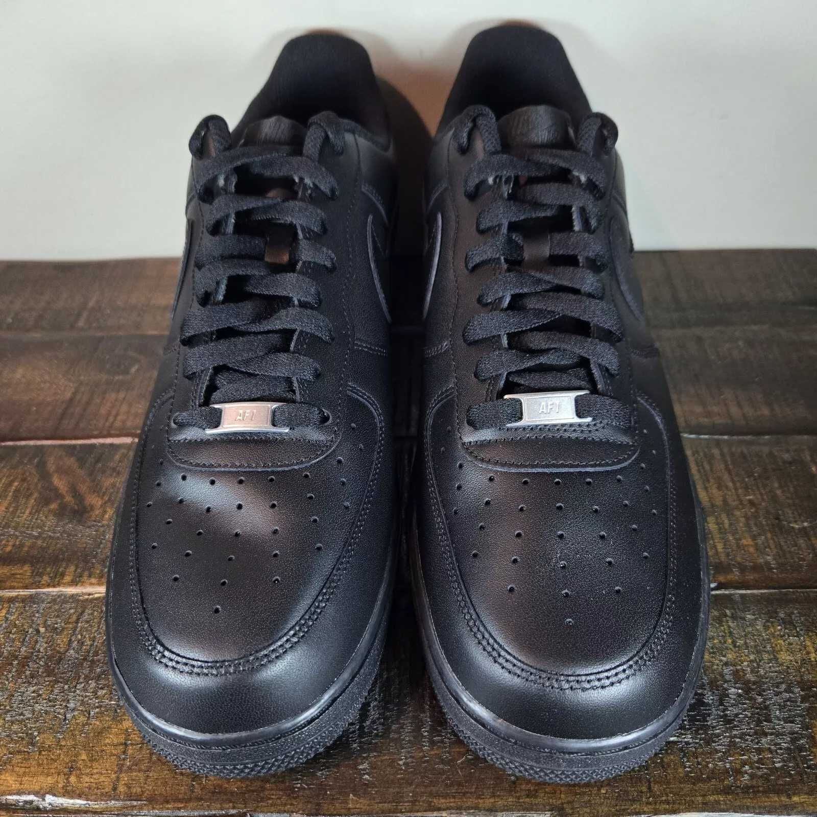 Sneakers - Low - Triple Black '07 Nike Air Force 1