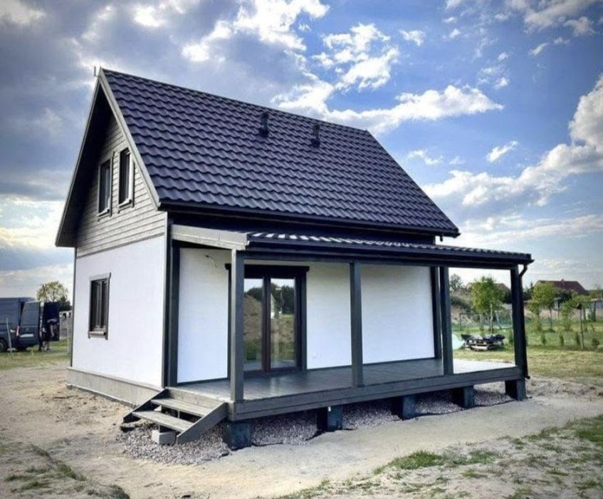 Vând case pe structura metalica