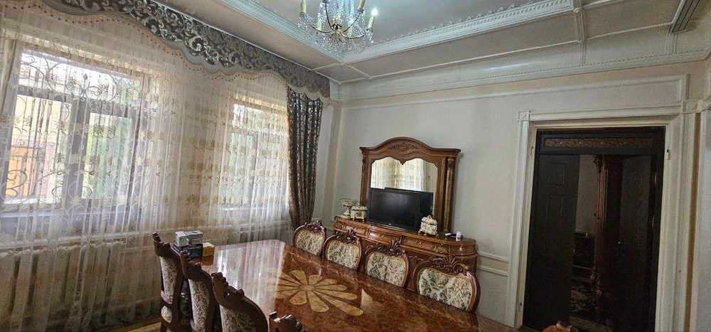 Срочно Шахристон махаллада уй сотилади.