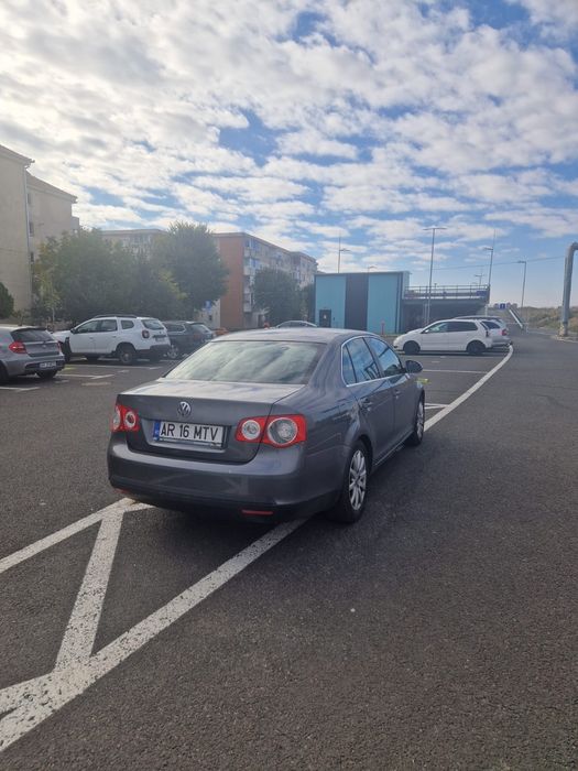 Vănd Volkswagen Jetta an 2010