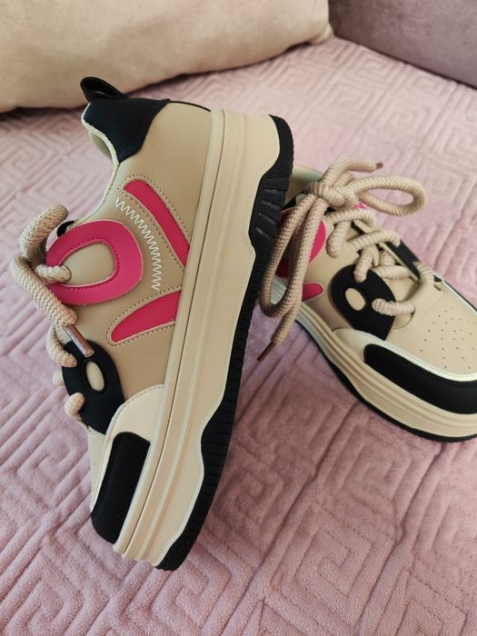 Стильные кроссы, ХИТ 2025 года