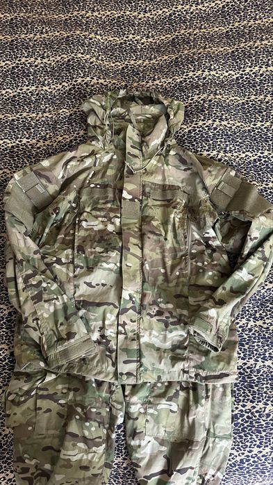 Продам американский  костюм, новый.