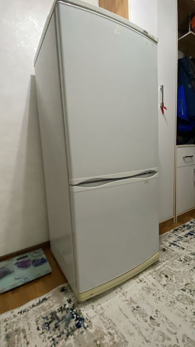 Холодильник двухкамерный