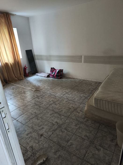 Spatiu comercial canta 80 mp (apartament 4 camere)