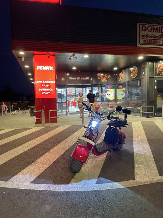 Scuter electric mopped