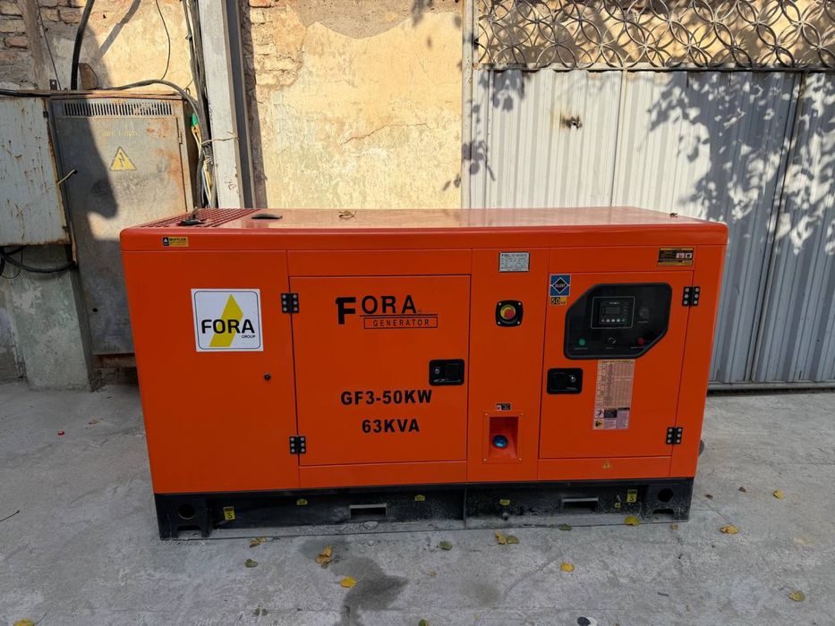 Жомий . Холодилник промышленный 60 кв.м высота 4 м . Новый .