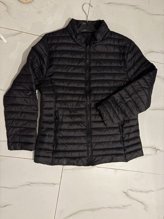 Geaca noua nepurtata