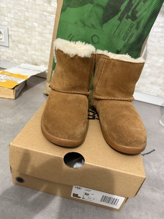 Ghetute ugg copii masura 27.5 / size 9uk