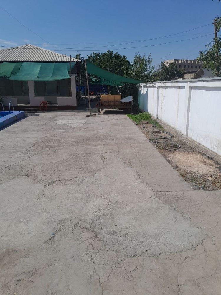 Uchastka kvartiraga beriladi jixozlari bilan tayor uy 300$