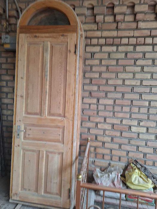 Двери из дерева с короб, замком и петлями по 150 т.с. Yog'och eshiklar