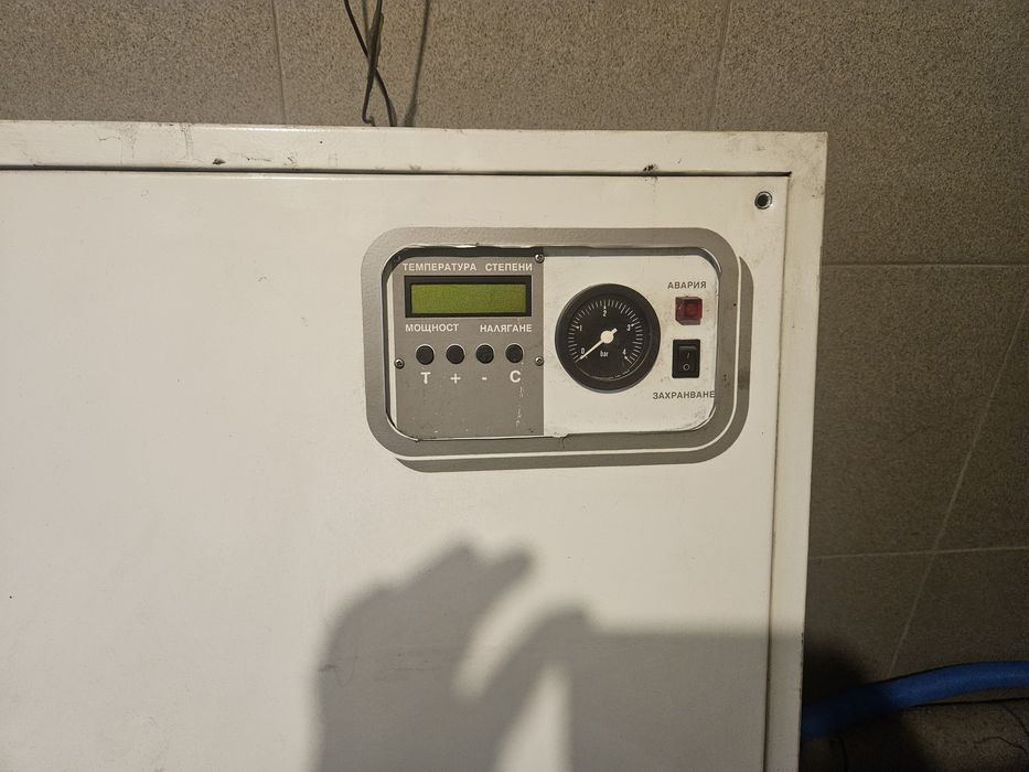 продавам ел.котел за отопление 18кв и юпс и помпи