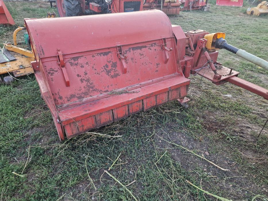 Tocatoare resturi vegetale si tulei