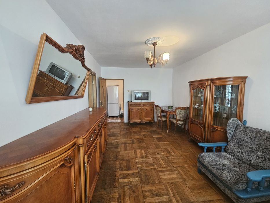 Vand apartament 2 camere, etajul 3,Vlaicu