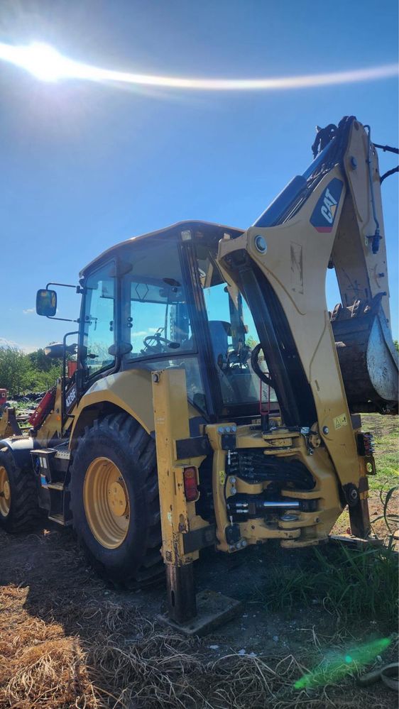 Vand urgent buldoexavator 428F2