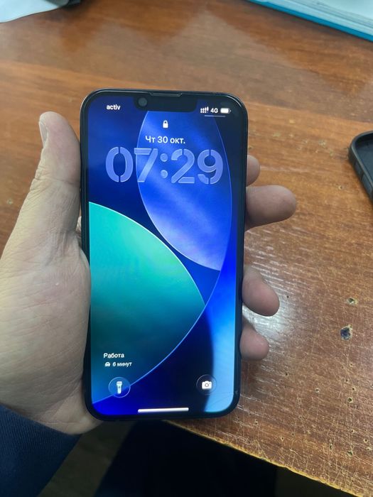 Айфон 13  на 128 гб в хорошем состояни фейс айди асе работает