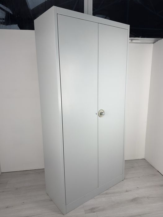 Метална етажарка за съхранение на документи и други матрияли обзавежда